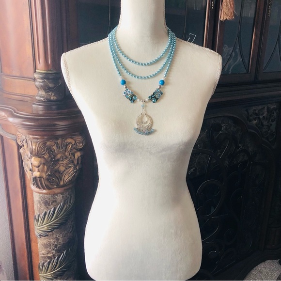 Handcrafted repurpose blue crystal gem Czech glass Pearl toggle clasp necklace - Picture 6 of 9